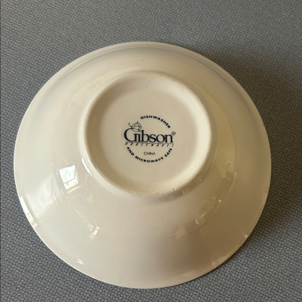 Strawberry Pattern Ceramic Bowl - White with Red & Green - Picture 2 of 2